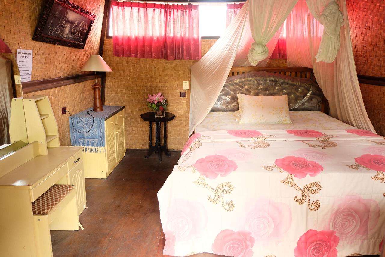 Kerti Beach Bungalow And Restaurant Padangbai  Zewnętrze zdjęcie
